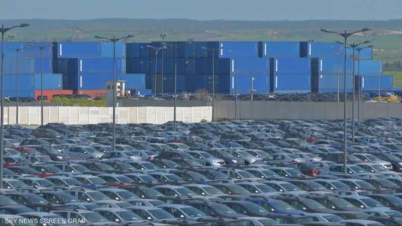 السلطات الجزائرية تخذ اجراءات لضبط سوق استيراد السيارات