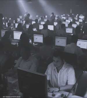 جيوش رقمية على منصات التواصل الاجتماعي تستهدف أمن دول عربية