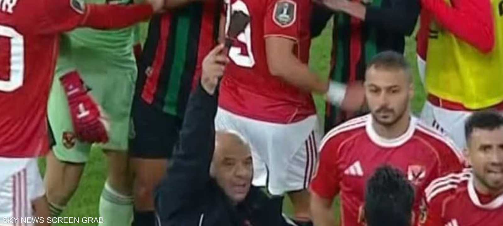 مسؤول في الأهلي يرفع الآلة الحادة