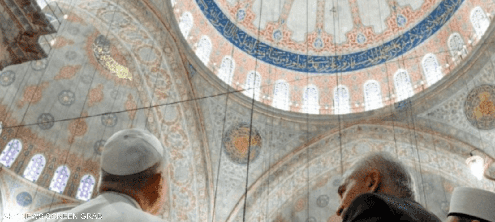 هذه أول زيارة لبابا الفاتيكان إلى مكان عبادة إسلامي