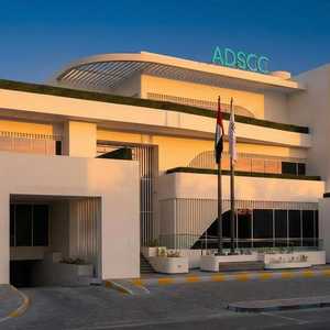 "أبوظبي للخلايا الجذعية" يطور علاجا مناعيا لمرض التصلّب