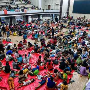 أدت الفيضانات بإندونيسيا إلى نزوح نحو مليون شخص