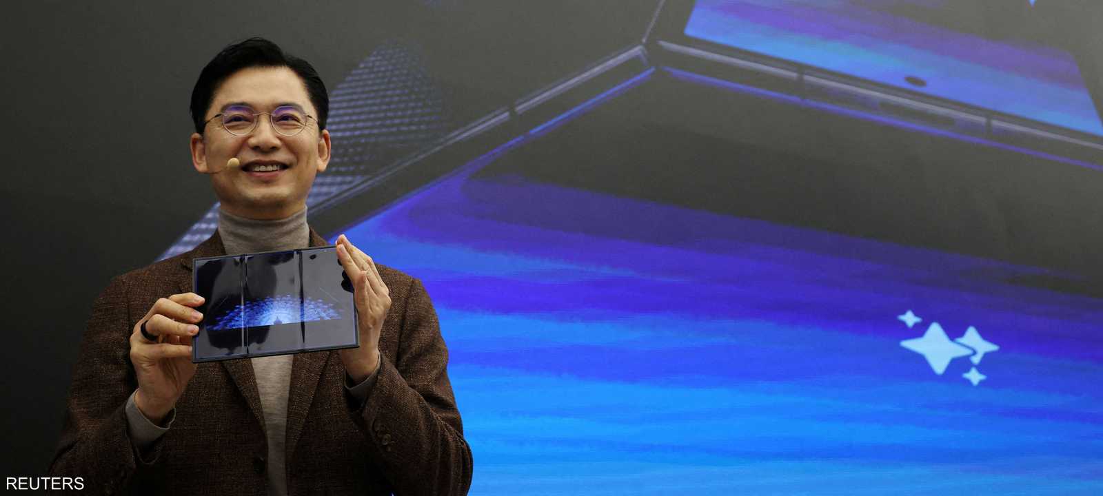 سامسونغ تكشف عن "عالاكسي زد تراي فولد" ثلاثي الطي