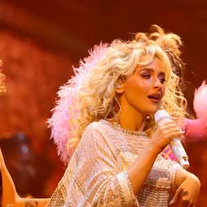 نجمة البوب الأميركية سابرينا كاربنتر