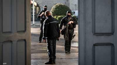 فرنسا توقف عنصرا سابقا في المخابرات السورية