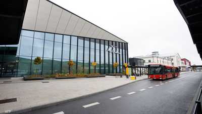 مناطيد مجهولة تجبر ليتوانيا على إغلاق مطارها الرئيسي