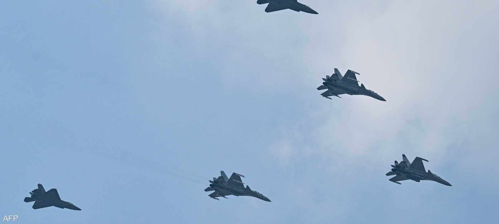 طائرات جي 15 الصينية_أرشيف