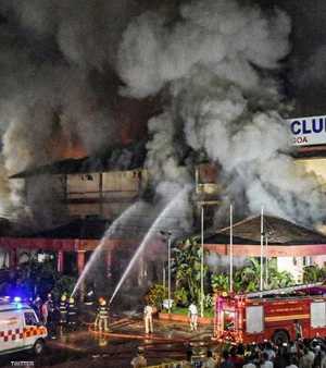 فرق الإطفاء والإسعاف في موقع الحريق