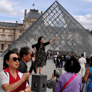 وقع الحادث بعد أسابيع فقط سرقة جريئة لمجوهرات التاج من اللوف