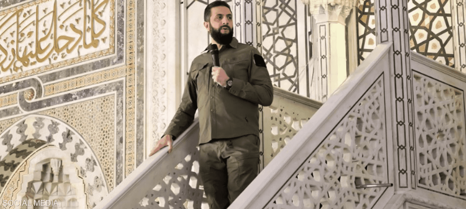 الشرع بالبزة العسكرية