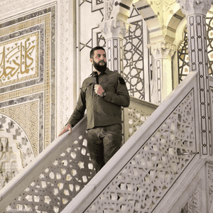 الشرع بالبزة العسكرية