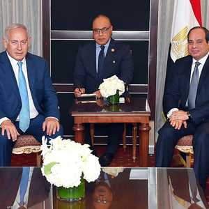 صورة أرشيفية تجمع السيسي ونتنياهو