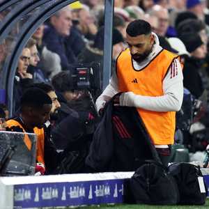 صلاح أبدى غضبه من بقائه بديلا