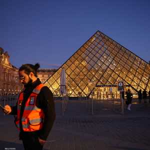 نهب اللصوص مجوهرات قدرت قيمتها بـ102 مليون دولار