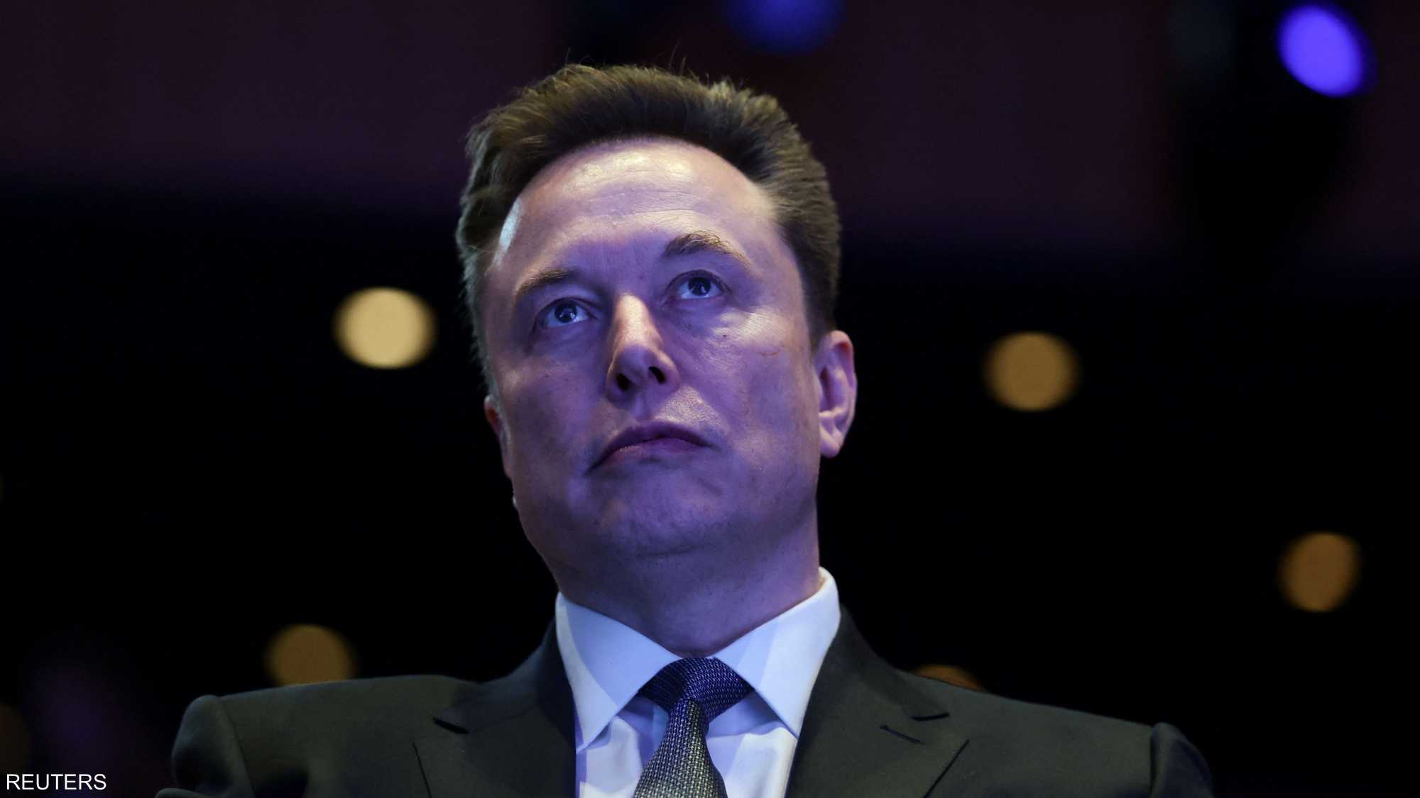 العلاقة متوترة بين ماسك وإلهان عمر