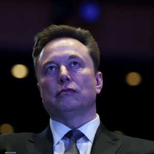 العلاقة متوترة بين ماسك وإلهان عمر