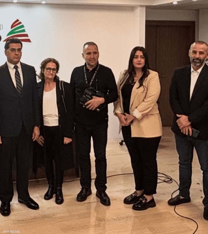 الوزير بول مرقص مستقبلا عائلة المصور سمير كساب