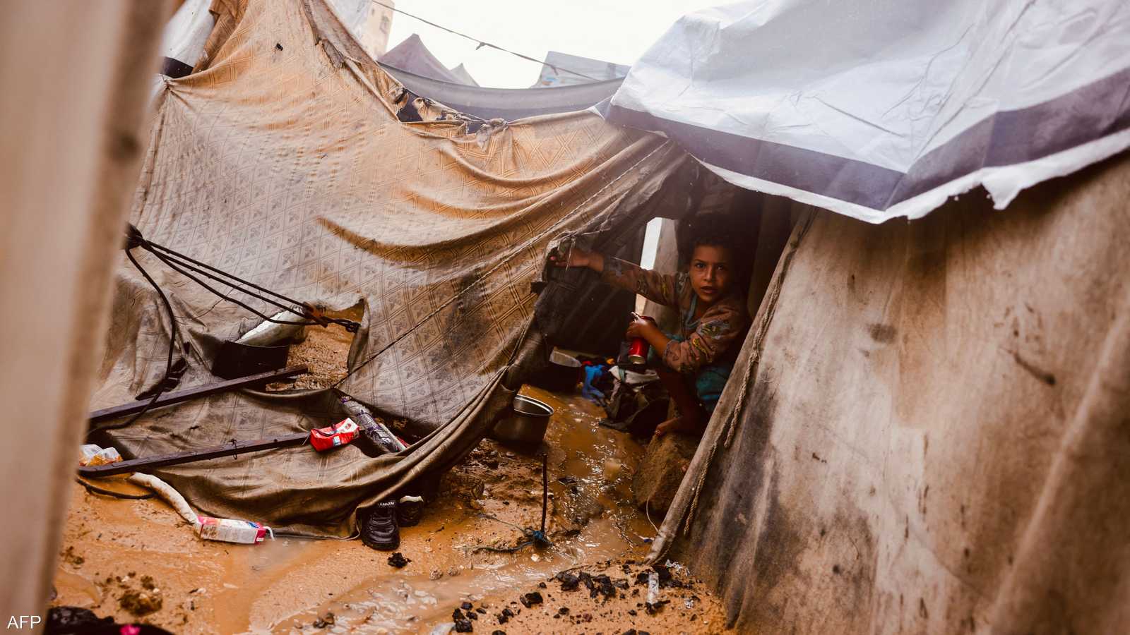 مياه الأمطار داخل الخيام في غزة
