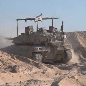 إسرائيل تعمل على إنشاء خطوط أمنية في جبهات لبنان وسوريا وغزة