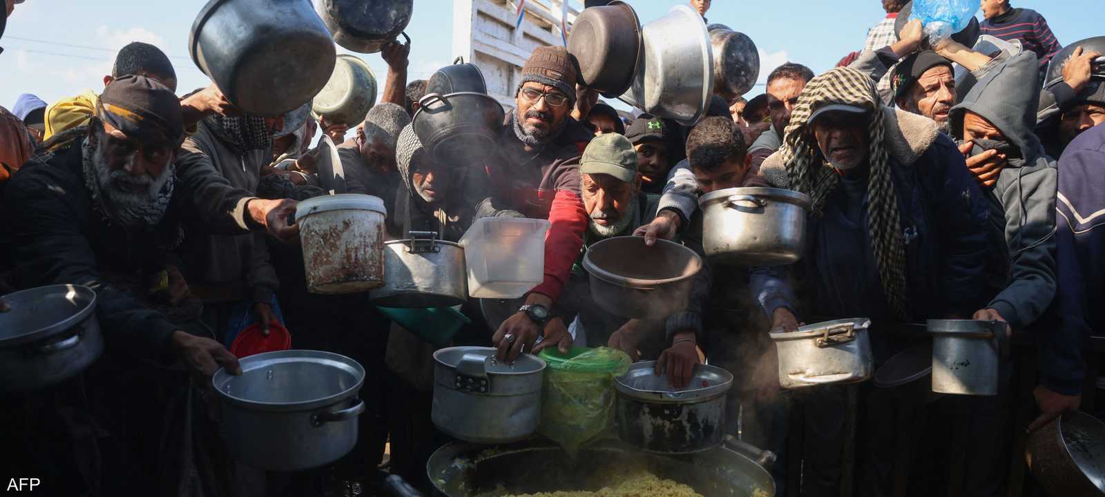 تسيطر إسرائيل على جميع منافذ الوصول إلى غزة