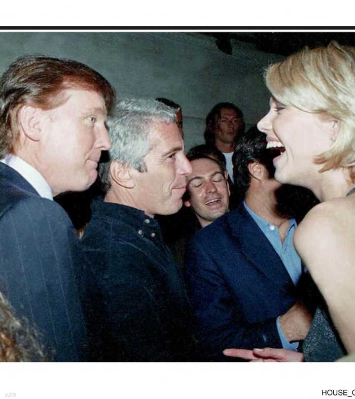 الرئيس الأميركي دونالد ترامب رفقة جيفري إبستين