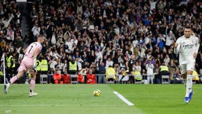 ريال مدريد يزيد الضغط على برشلونة.. ومبابي يعادل رقم رونالدو