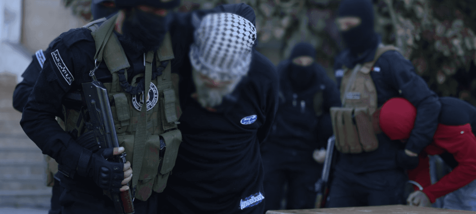 أسفرت العملية عن ضبط أسلحة وذخائر ومبالغ مالية