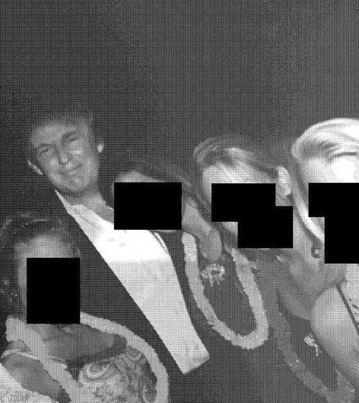 ترامب ظهر في صورة خاصة بجيفري إبستين