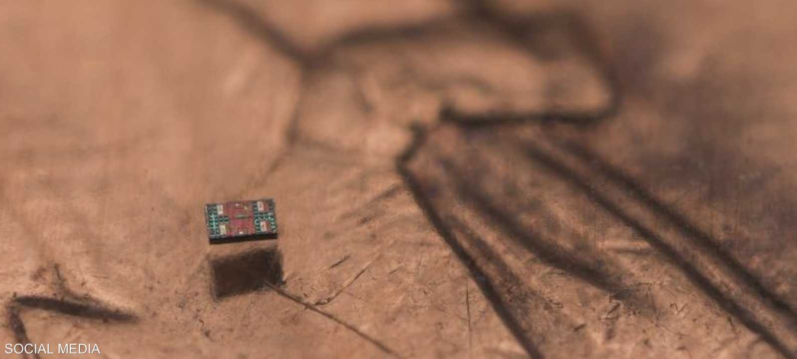 الروبوت يعد الأصغر من حبة ملح