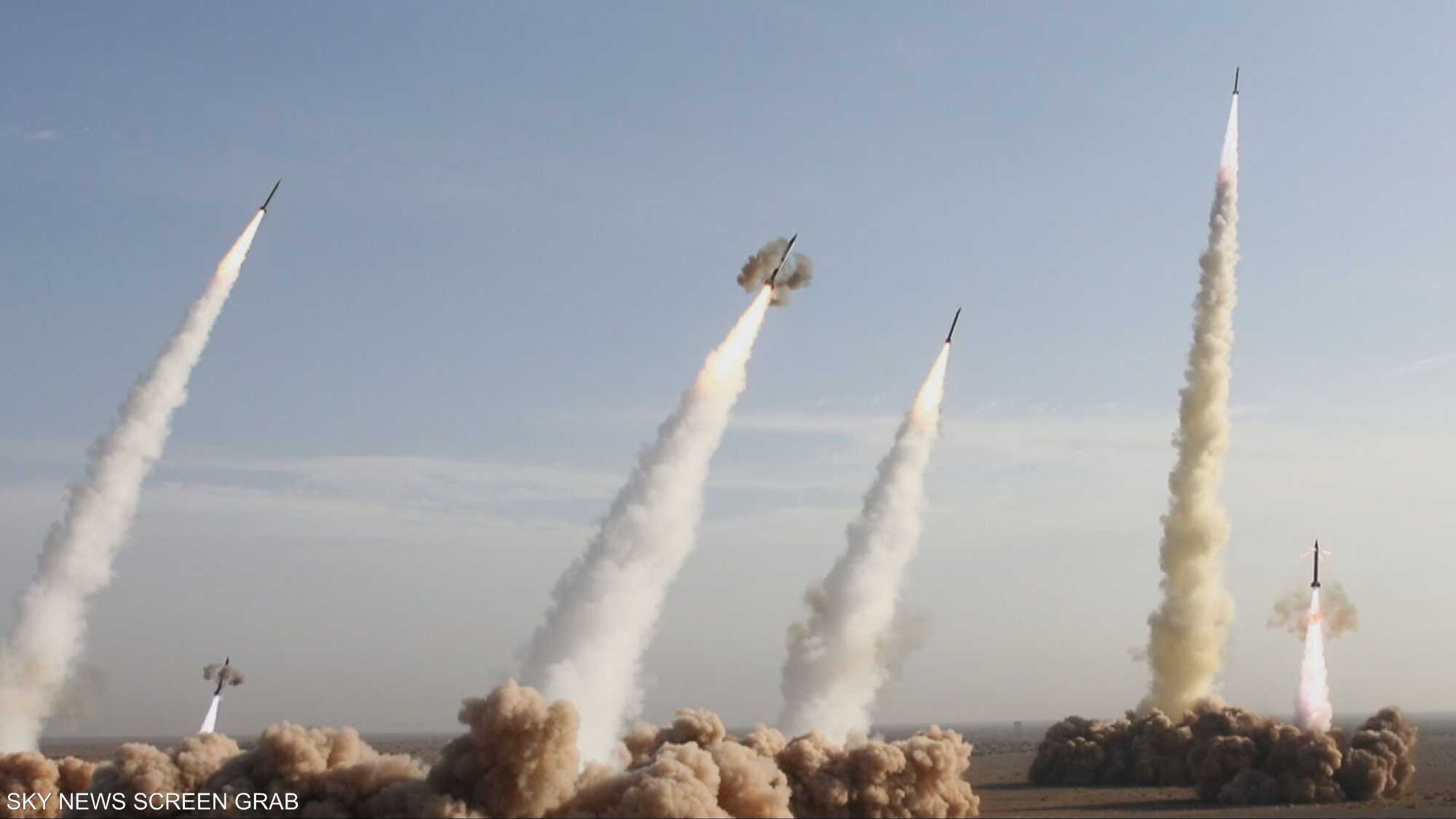 طهران.. مناورات عسكرية وتأهب للضربة