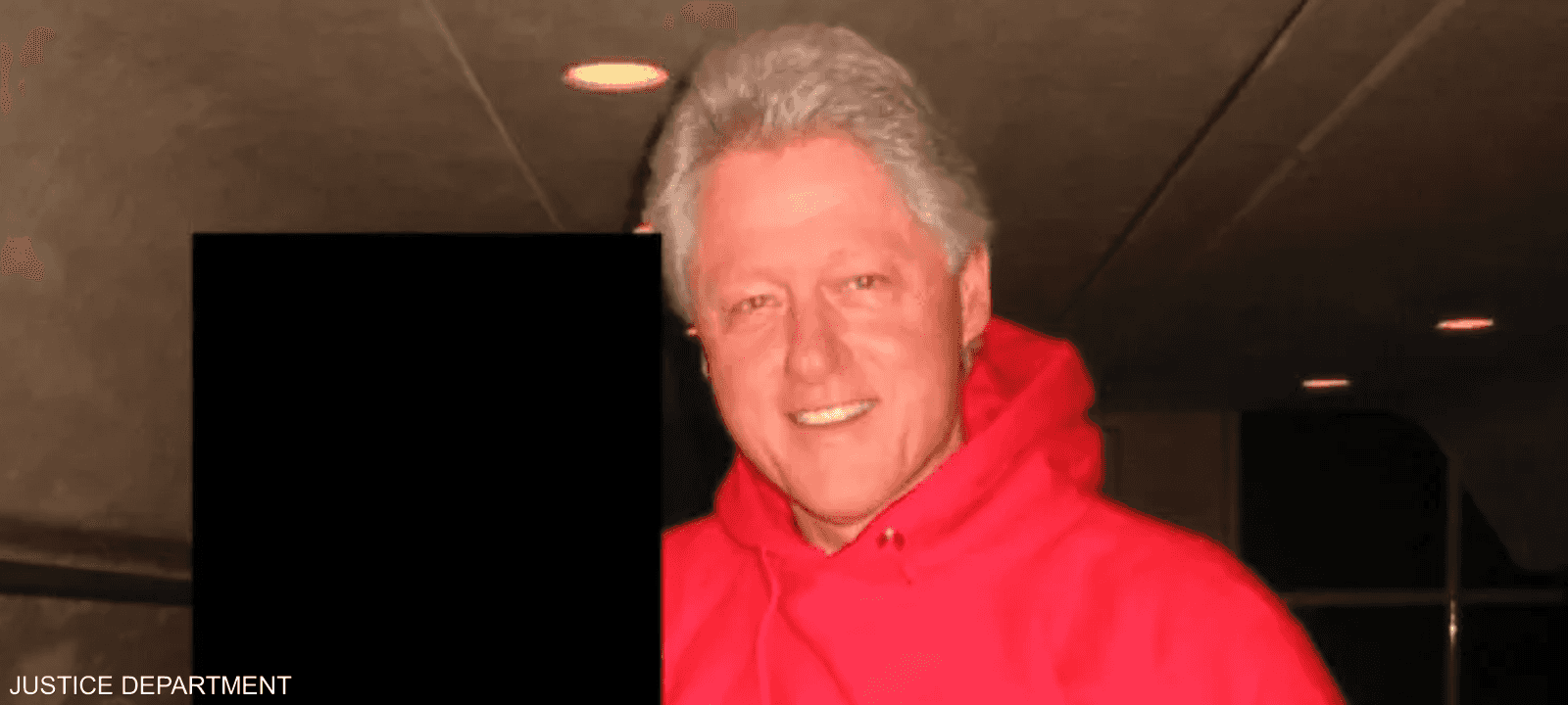 كلينتون من بين الشخصيات التي ظهرت في صور ملفات إبستين