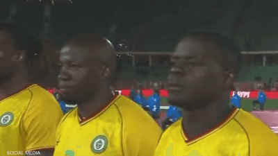 فيديو.. "خطأ فادح" أثناء عزف النشيد المصري بمباراة زيمبابوي