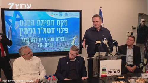 وزير الدفاع الإسرائيلي عن تصريحاته بشأن الاستيطان في غزة