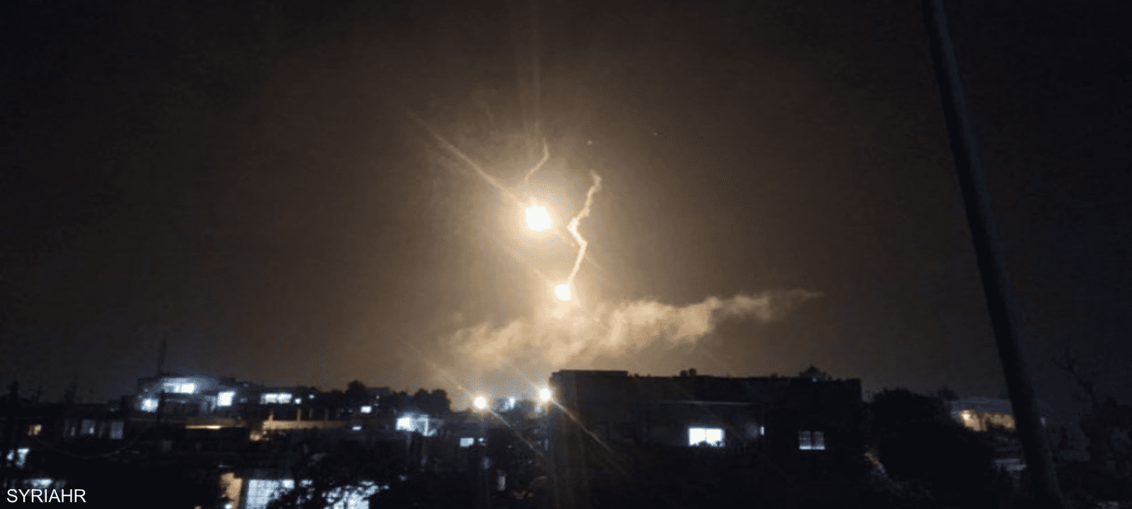 الوكالة السورية قالت إن إسرائيل أطلقت عدة قنابل دخانية