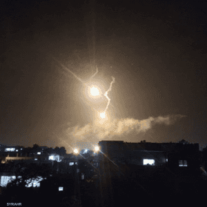 الوكالة السورية قالت إن إسرائيل أطلقت عدة قنابل دخانية