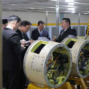 الرئيس كيم يزور مصانع إنتاج الذخائر