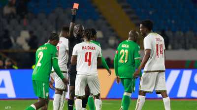 "كاف" يتشدد في معاقبة لاعبين انتقدوا حكام كأس أفريقيا