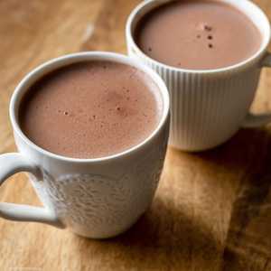 تسهم الشوكولاتة الساخنة في تحسين صحة الأمعاء