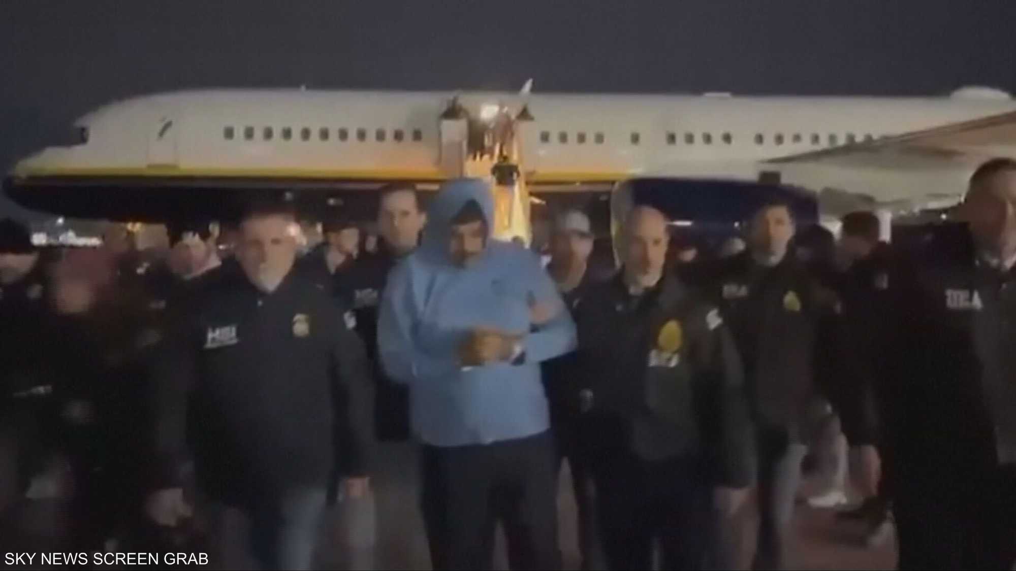 لماذا ربط صحفيون أميركيون طلبات البيتزا بملف فنزويلا؟