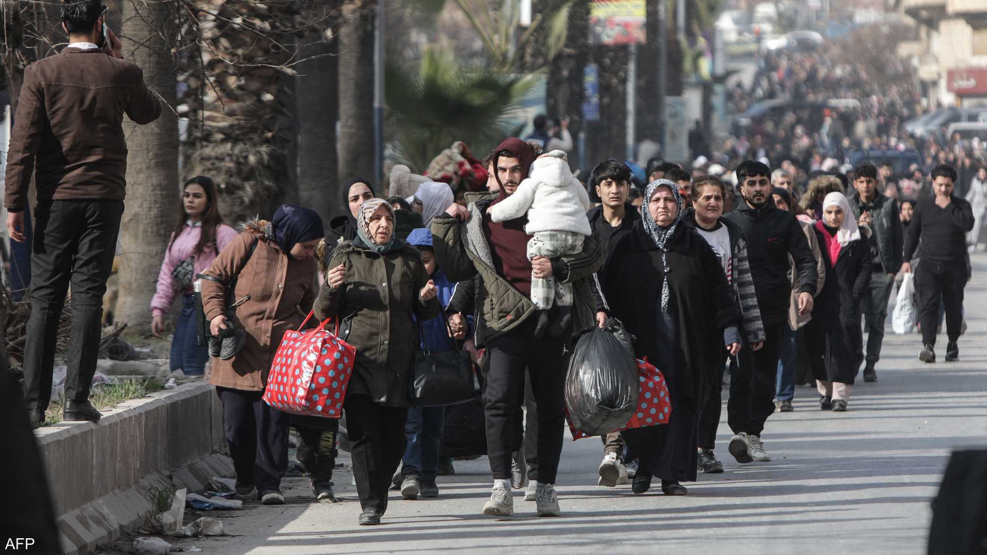 عشرات الأسر تغادر حلب بسبب الأوضاع الأمنية
