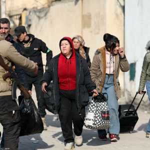 العنف يجبر عشرات الآلاف على مغادرة حلب