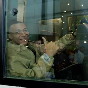 مبابي في مطار جدة