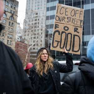 خرجت مسيرات مناهضة لإدارة الهجرة والجمارك