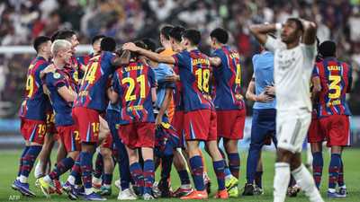 برشلونة يحرز كأس السوبر الإسبانية بفوز مثير على ريال مدريد