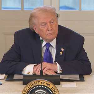 ترامب: ندرس خيارات عدة ضد إيران منها "العسكري"