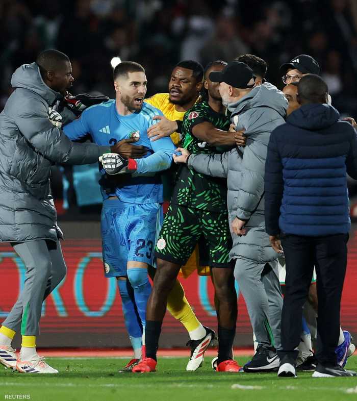 مناوشات أعقبت مباراة الجزائر ونيجيريا