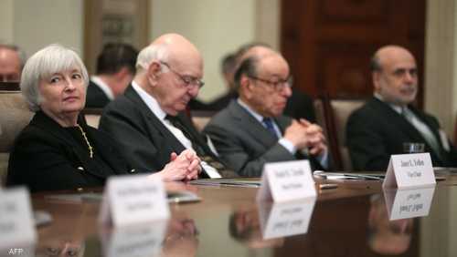 رؤساء سابقون للفيدرالي ينتقدون التحقيق الجنائي ضد باول