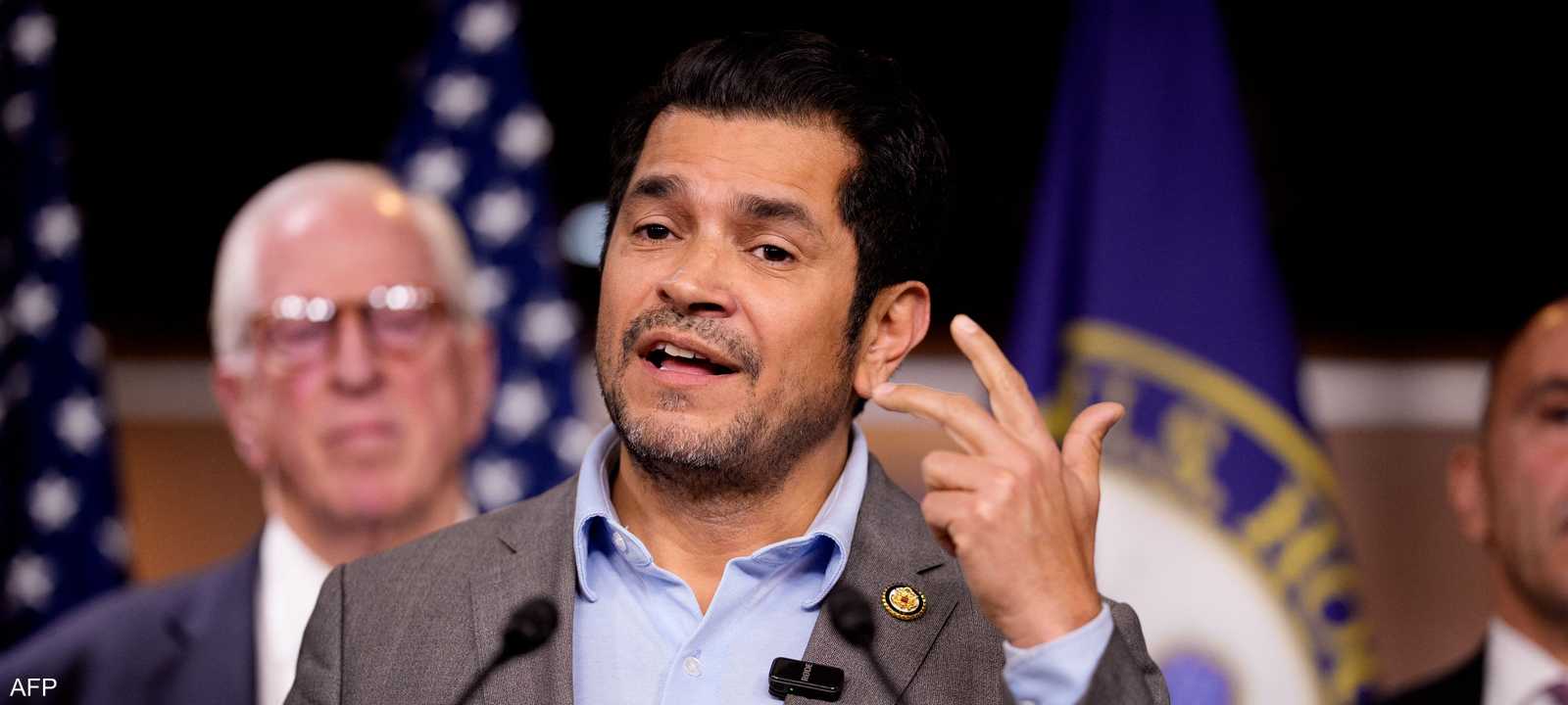 النائب الديمقراطي جيمي غوميز