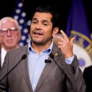 النائب الديمقراطي جيمي غوميز