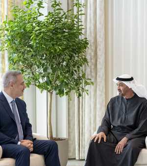 رئيس دولة الإمارات يستقبل وزير الخارجية التركي